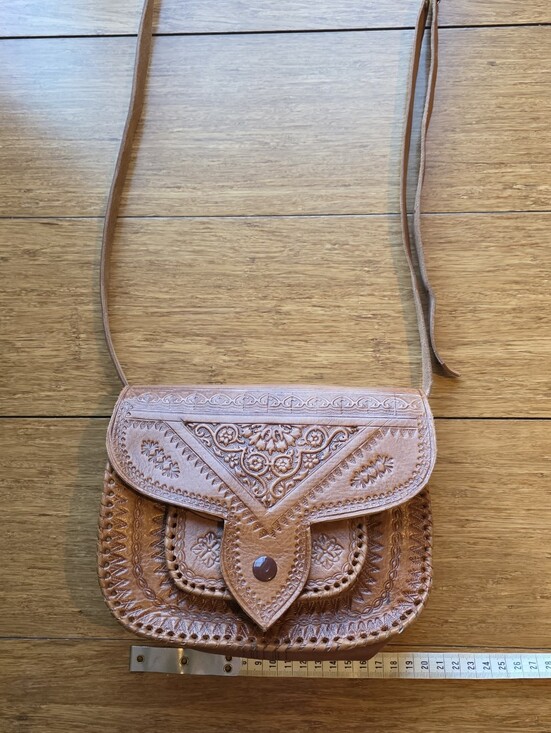 Handbags - Handcrafted Leather Crossbody Bag in Tan